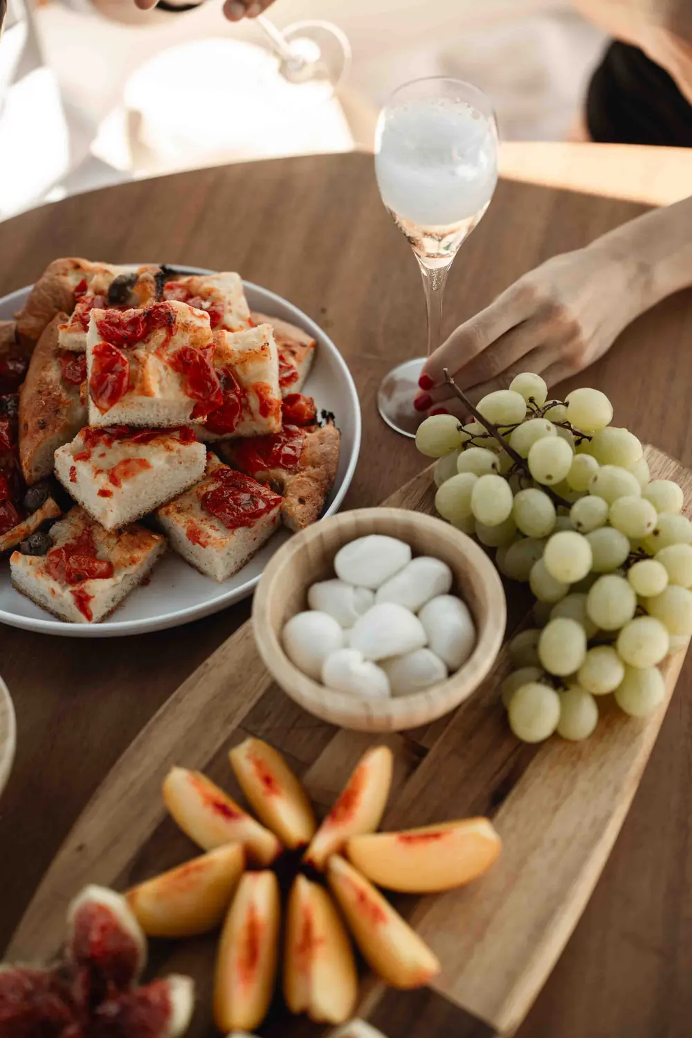 The aperitivo aboard: prosecco, taralli, olives